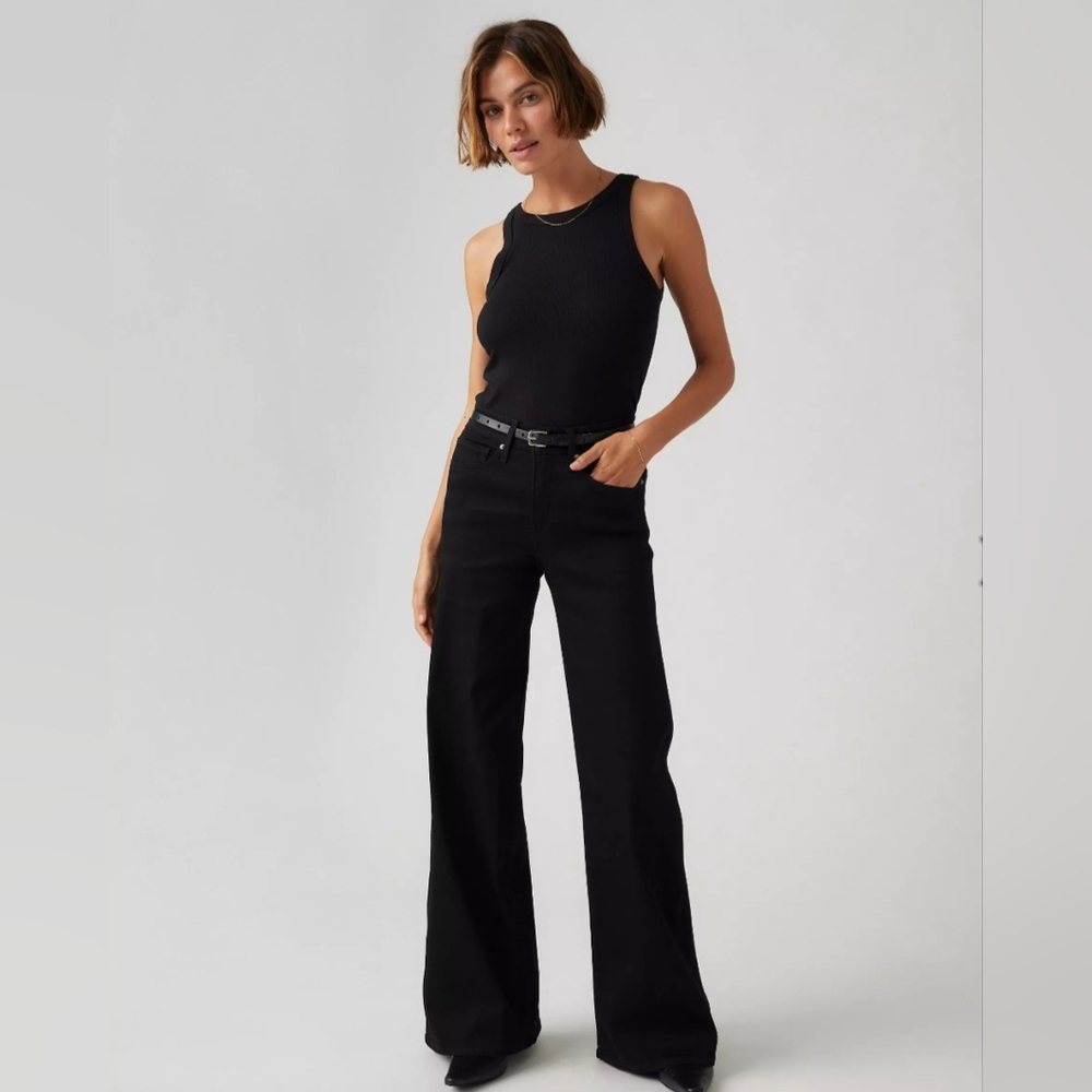 NWT Levi's Shaping Wide Leg 318